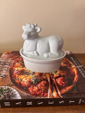 Cow sugar bowl